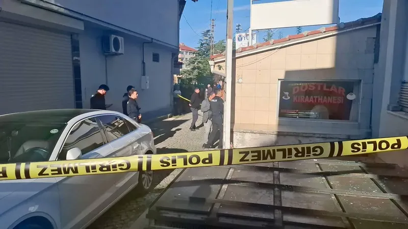 Kahvehaneye Tüfekle Saldırı: 1 Ölü, 1 Yaralı