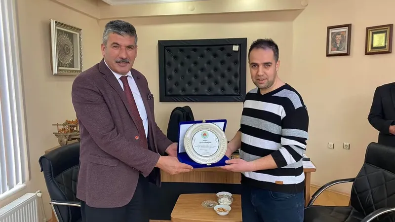 Türkiye’nin Yem Maliyeti Sorununa Tokat’tan Çözüm Arayışı: Semih Danışan’ın Projesi Dikkat Çekiyor