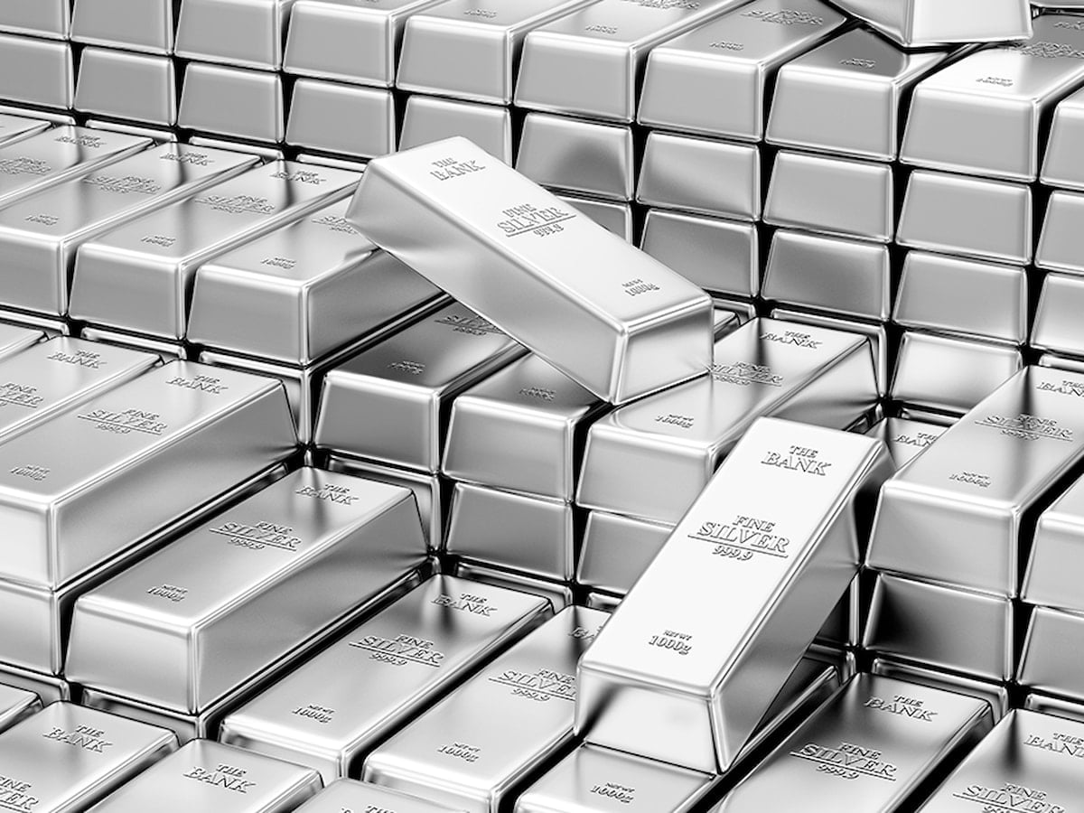 Gümüşte kartlar yeniden dağıtıldı