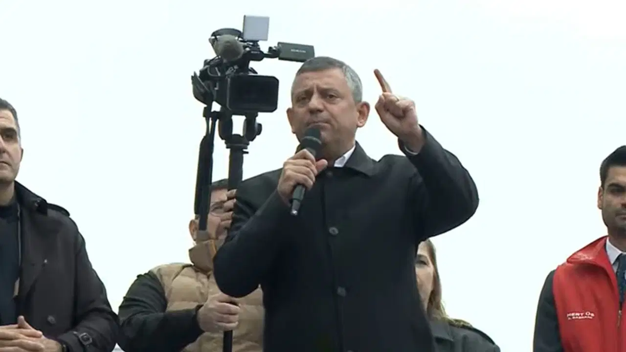 Özgür Özel: 'Bir daha bırakmamak üzere Hatay'a sarılmaya geliyoruz'