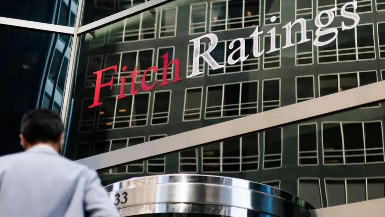 Fitch Ratings: Hürmüz Boğazı Kapanırsa Brent Petrol 120 Dolara Çıkabilir