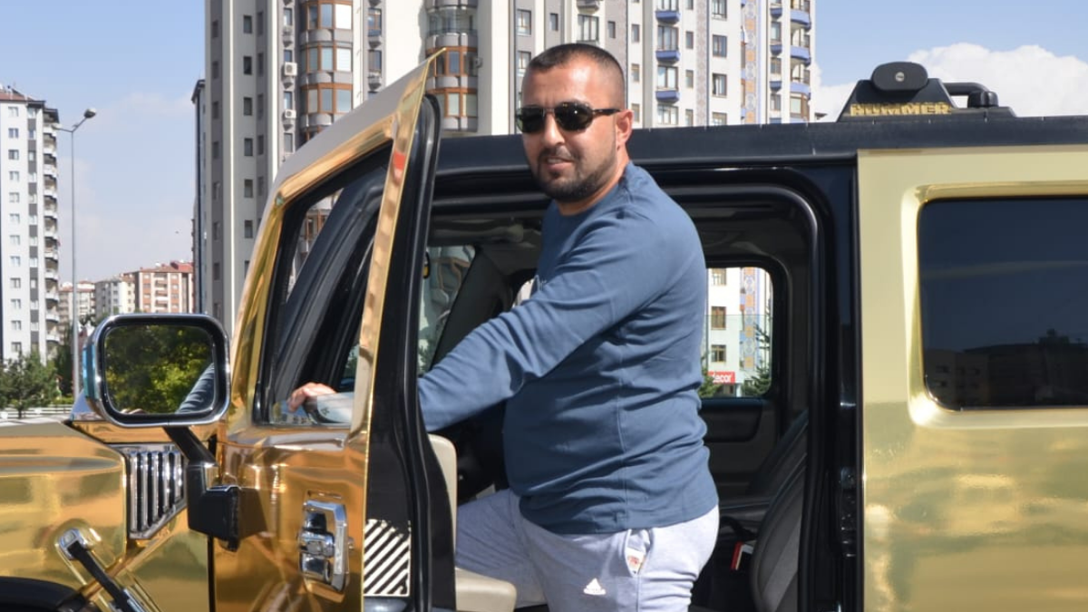 Astrolog Medyum Uğur Bozkurt Tanınmış Bir Müzisyenin Kariyer Kararını Nasıl Etkiledi?