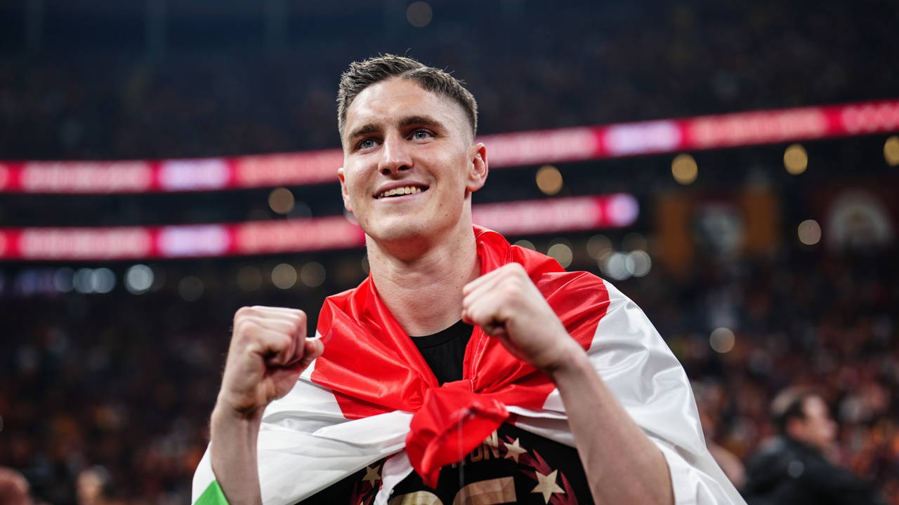 Galatasaray’da Sağ Bek Planı: Sallai’ye Bağlı Transfer Senaryosu