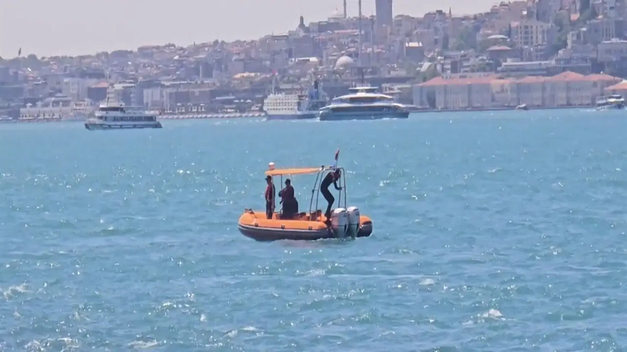 Kuzguncuk Sahili’nde Denizde Ceset İhbarı: Arama Çalışmaları Sürüyor