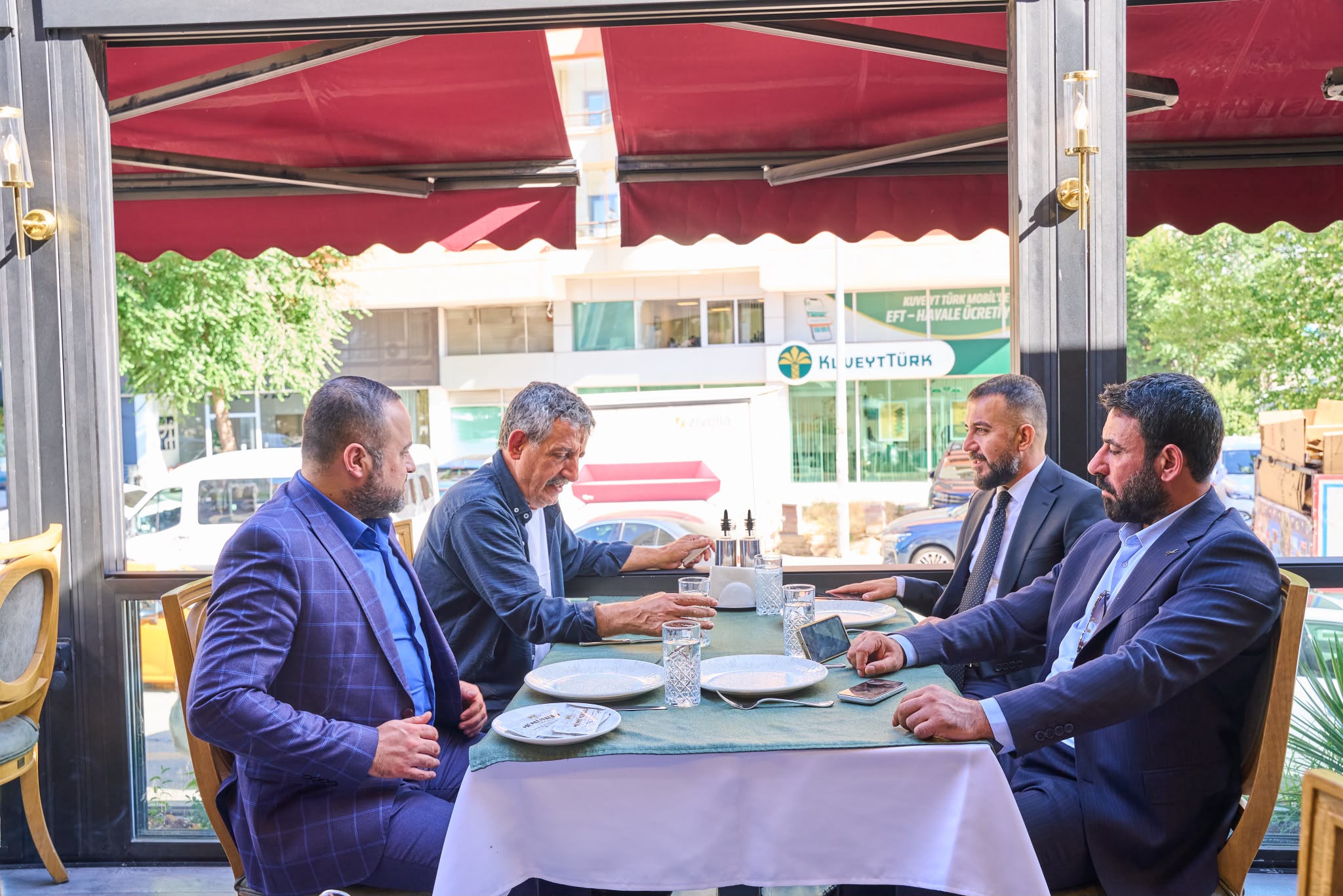 Gani Rüzgar Şavata'nın Şanlıurfa Programında Aziz Savaş Ziyareti Dikkat Çekti