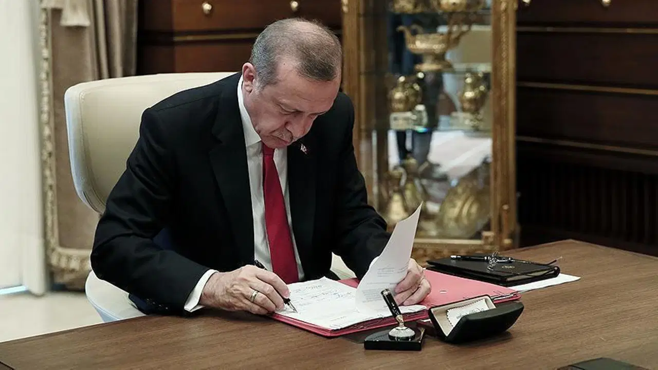 Bakanlıklarda dikkat çeken görev değişiklikleri