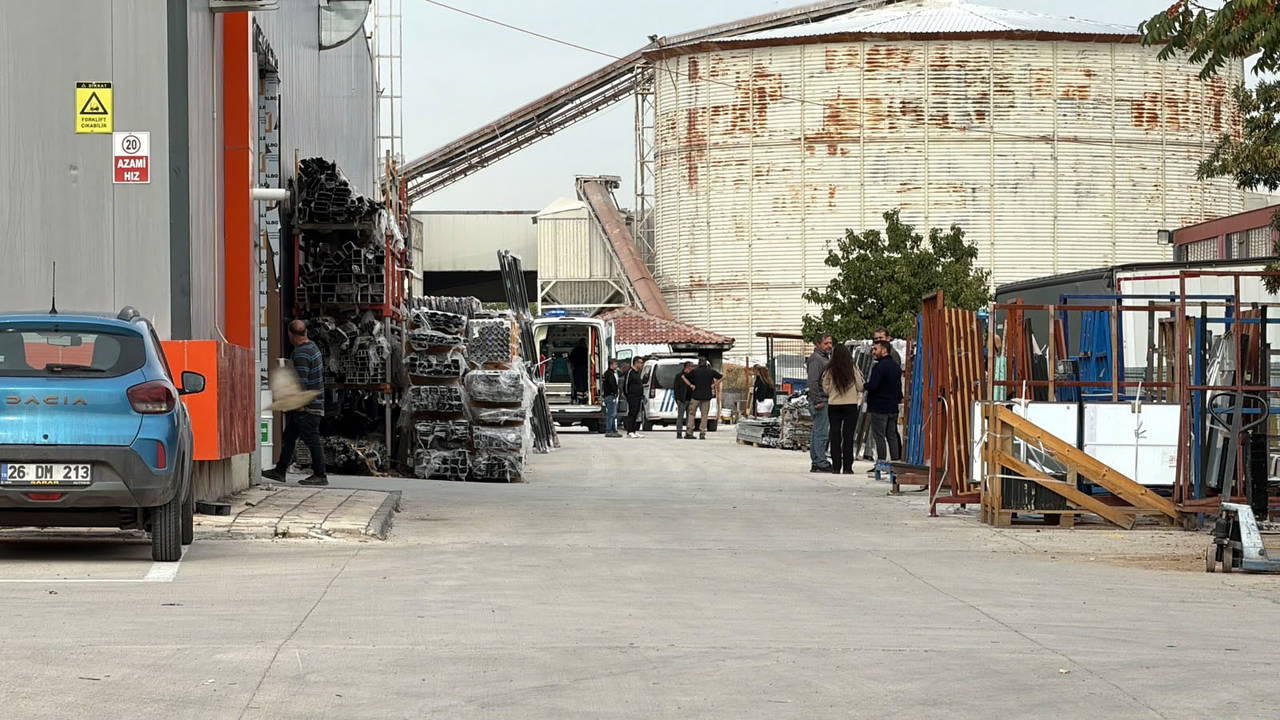 Fabrikada feci kaza: Çatıdan düşen işçi hayatını kaybetti