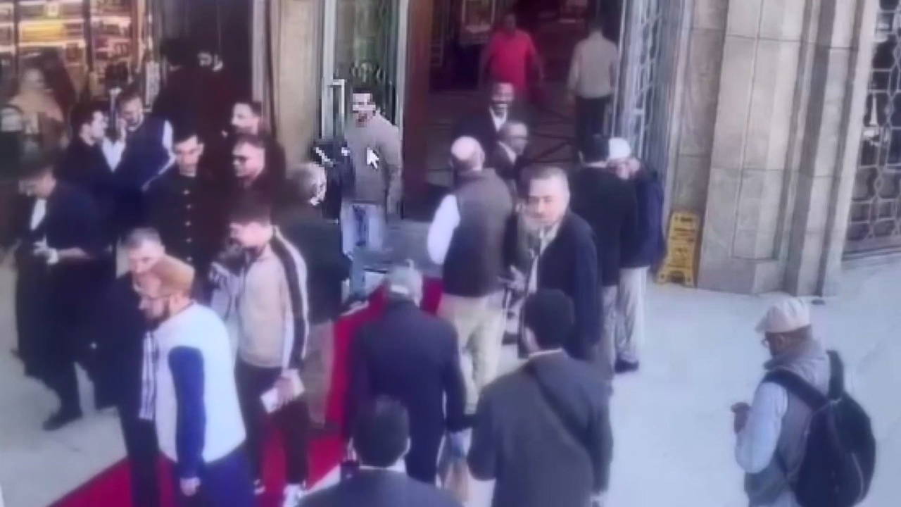 Beyoğlu’nda Camide Hırsızlık: Binlerce Euro, Dolar ve Riyal Çalındı